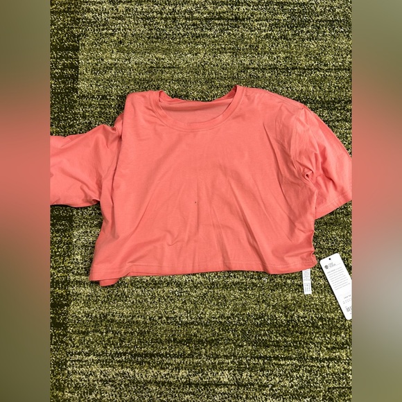 ‼️NEW‼️Workout cropped top - Picture 2 of 6